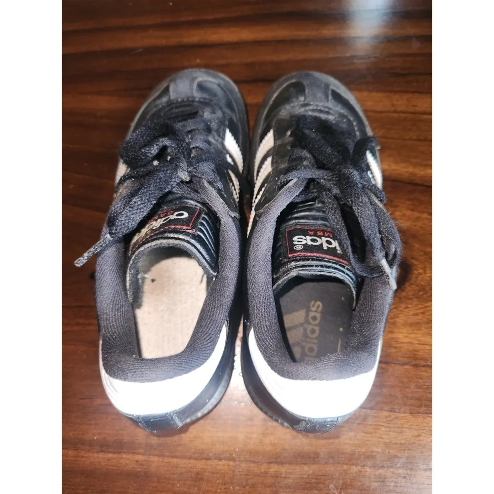 Adidas Samba Classic sneakers black leather upper white stripes gum rubber 3Y
